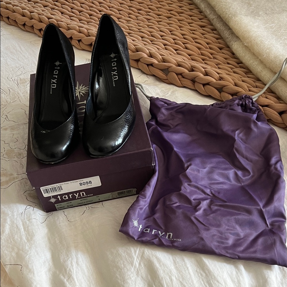 Taryn by Taryn Rose Black Pumps, Size 8